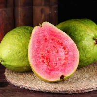 Ổi trân châu ruột đỏ tươi ngon